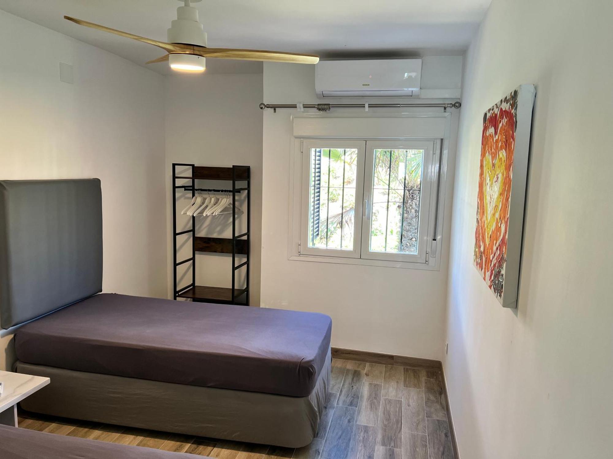 Newly Renovated 2 Bedroom Beachfront House Appartement *