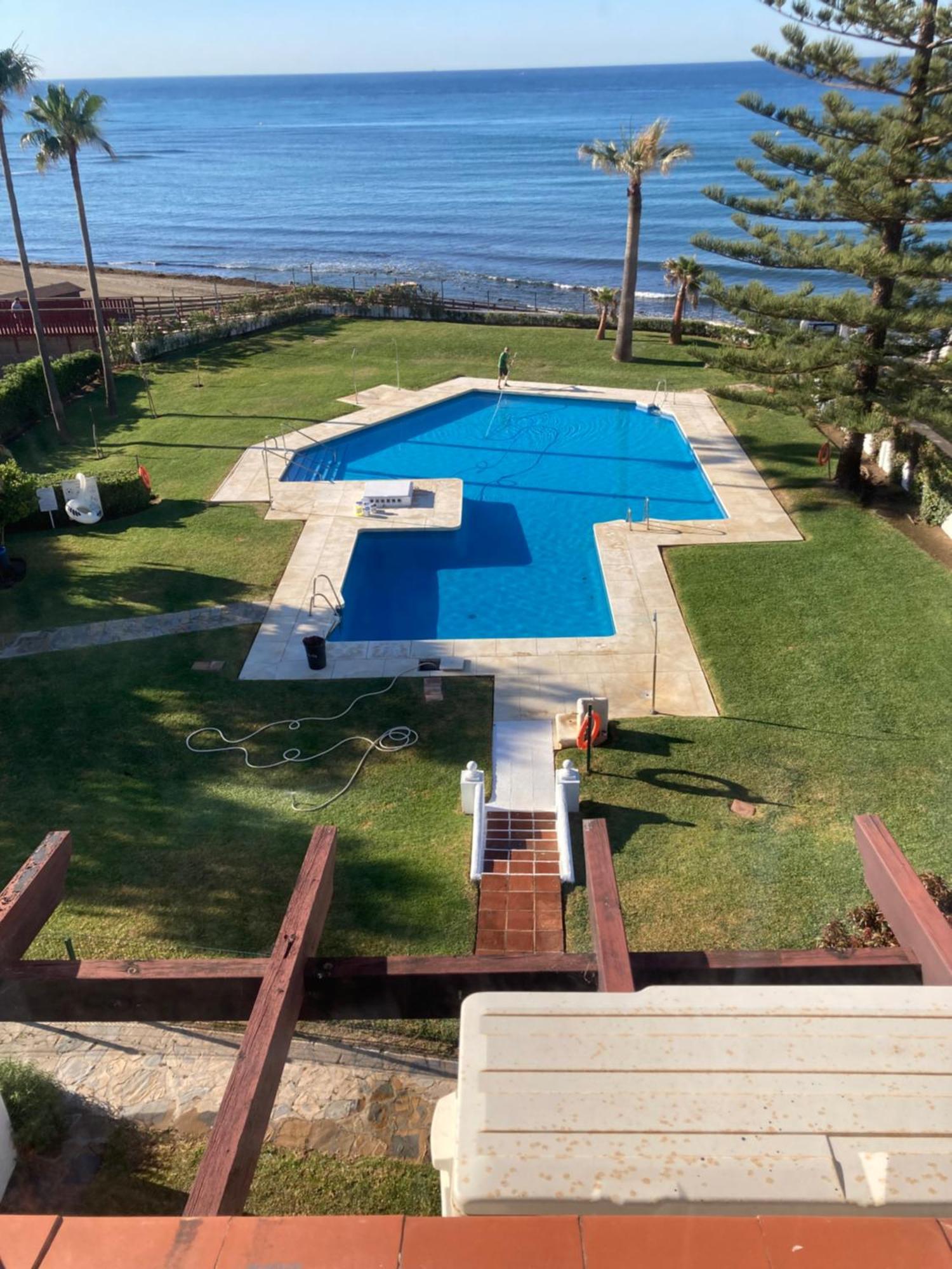 Newly Renovated 2 Bedroom Beachfront House *